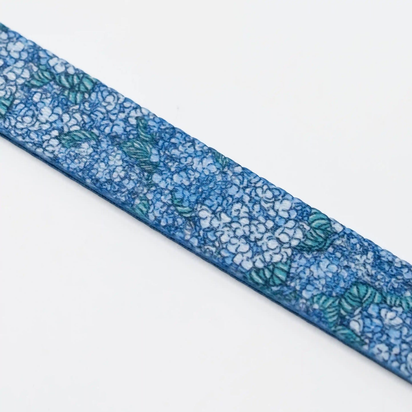 The Hydrangea Bloom Collar